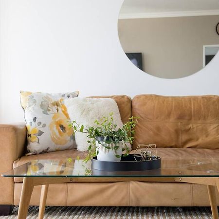 Modern, Trendy And Comfortable 2 Bedroom Apartment In Cidade Do Cabo Exterior foto