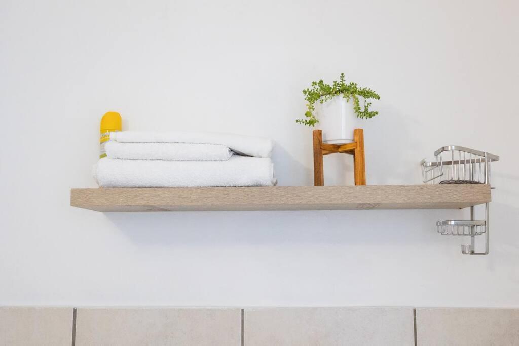 Modern, Trendy And Comfortable 2 Bedroom Apartment In Cidade Do Cabo Exterior foto