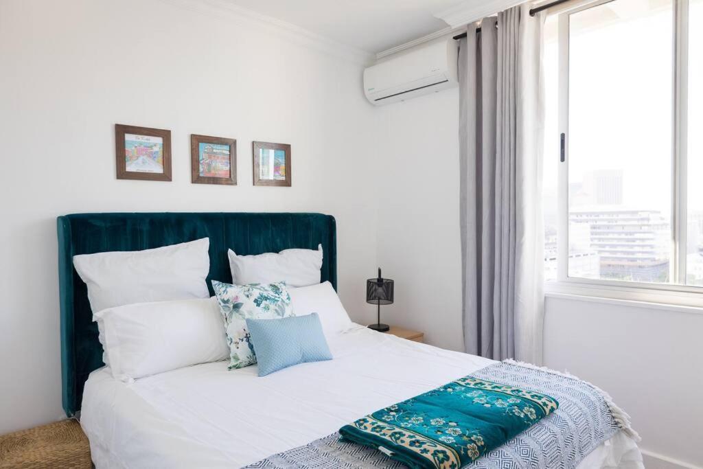 Modern, Trendy And Comfortable 2 Bedroom Apartment In Cidade Do Cabo Exterior foto