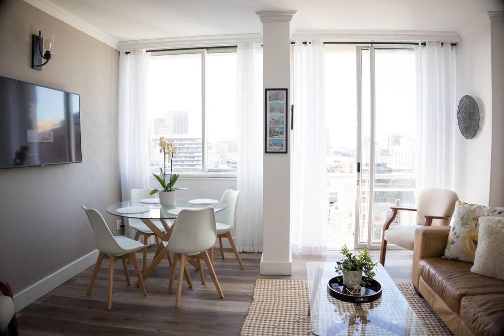 Modern, Trendy And Comfortable 2 Bedroom Apartment In Cidade Do Cabo Exterior foto