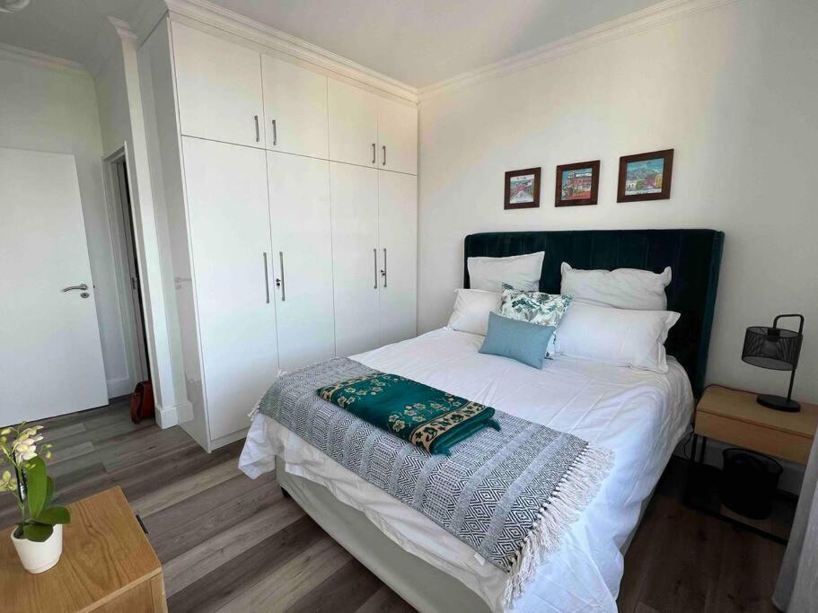 Modern, Trendy And Comfortable 2 Bedroom Apartment In Cidade Do Cabo Exterior foto
