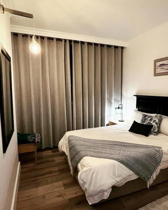 Modern, Trendy And Comfortable 2 Bedroom Apartment In Cidade Do Cabo Exterior foto